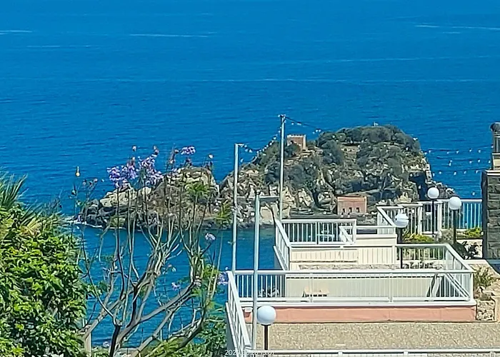 La Collina Di Trezza * Aci Trezza